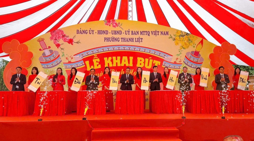 Khai bút Xuân Bính Ngọ tại Đình thờ Chu Văn An: Khơi nguồn tri thức, tiếp nối truyền thống hiếu học