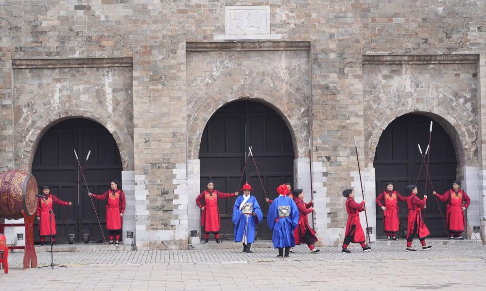 Tái hiện nghi lễ “Tống cựu nghinh tân” tại Hoàng thành Thăng Long