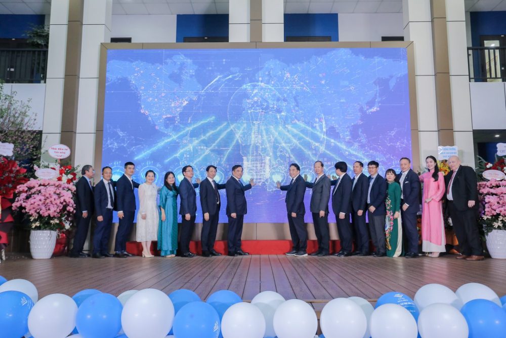 Trường Đại học Hòa Bình công bố Hiệu trưởng nhiệm kỳ 2025 – 2030, mở rộng hợp tác với nhiều đối tác chiến lược Trường Đại học Hòa Bình công bố Hiệu trưởng nhiệm kỳ 2025 – 2030, mở rộng hợp tác với nhiều đối tác chiến lược