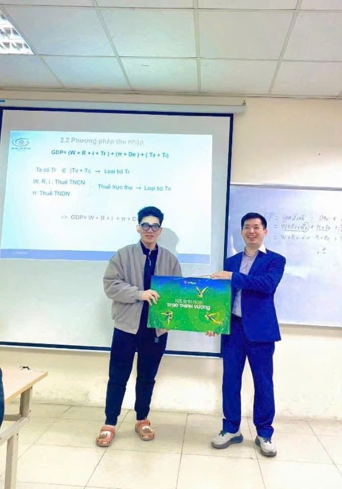 Trường Đại học Nguyễn Trãi: Sinh viên có thu nhập từ năm nhất nhờ mô hình đào tạo gắn doanh nghiệp Trường Đại học Nguyễn Trãi: Sinh viên có thu nhập từ năm nhất nhờ mô hình đào tạo gắn doanh nghiệp