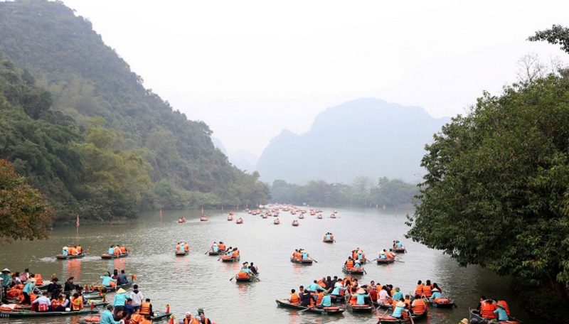 Ninh Bình đón hơn 1,36 triệu lượt khách du xuân Bính Ngọ