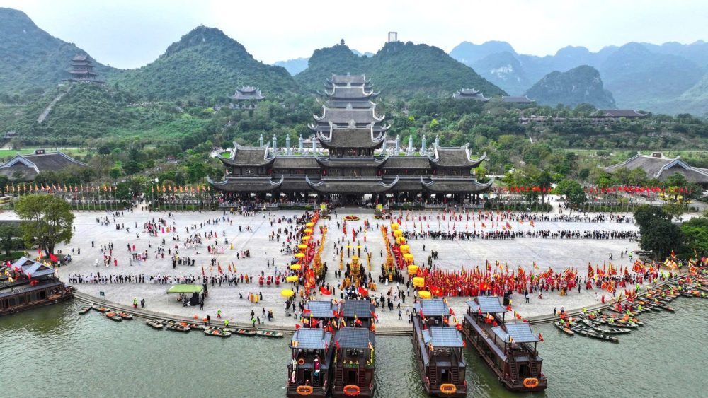 Tam Chúc khai Xuân 2026: Lan tỏa giá trị tâm linh, nâng tầm di sản Ninh Bình Tam Chúc khai Xuân 2026: Lan tỏa giá trị tâm linh, nâng tầm di sản Ninh Bình