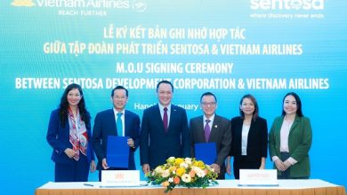 Vietnam Airlines và Sentosa Development Corporation ký kết hợp tác Vietnam Airlines và Sentosa Development Corporation ký kết hợp tác