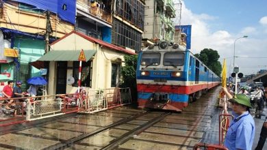 Băn khoăn đề xuất kéo dài lộ trình thực hiện niên hạn đầu máy, toa xe