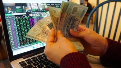 Biến động của VN-Index với lãi suất điều hành Biến động của VN-Index với lãi suất điều hành