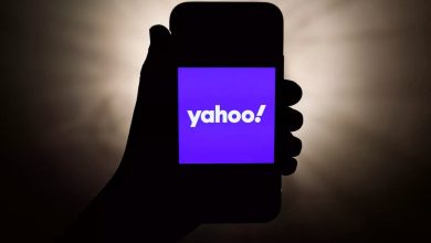Yahoo “đầu hàng” Facebook, Google