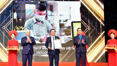 Vietcombank được vinh danh tại Lễ trao giải Vinh quang Việt Nam lần thứ 18 năm 2023 Vietcombank được vinh danh tại Lễ trao giải Vinh quang Việt Nam lần thứ 18 năm 2023